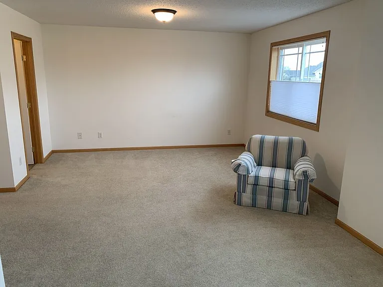 551 French Ln — Photo 10