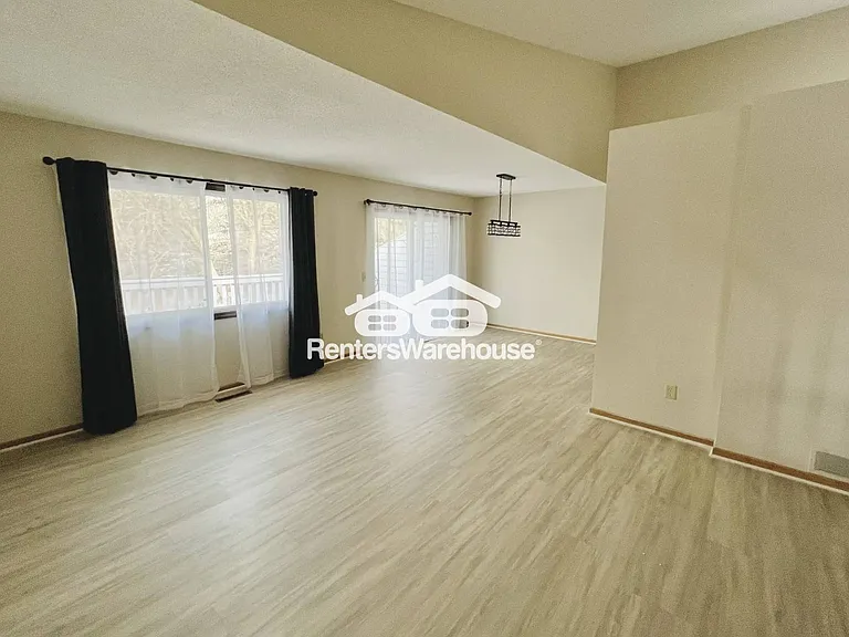 11221 Xavier Cir — Photo 4