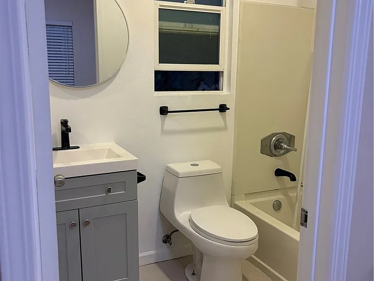 1640 Sherman Pl #9 — Photo 4