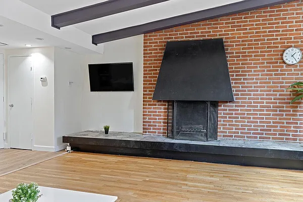 Rented by Oxford Property Group | media 10