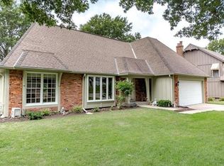 7602 Haskins St, Lenexa, KS 66216