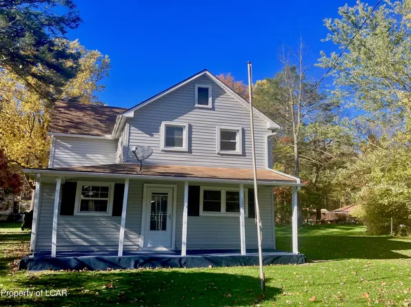 128 2nd St, Harveys Lake, PA 18618