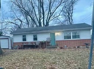 102 W 8th St, Oak Grove, MO 64075