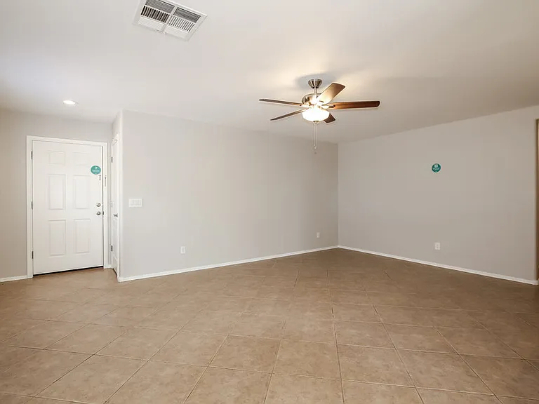 10120 N 116th Ln — Photo 3