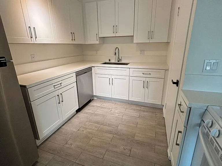 5500 Vesper Ave #4 — Photo 7