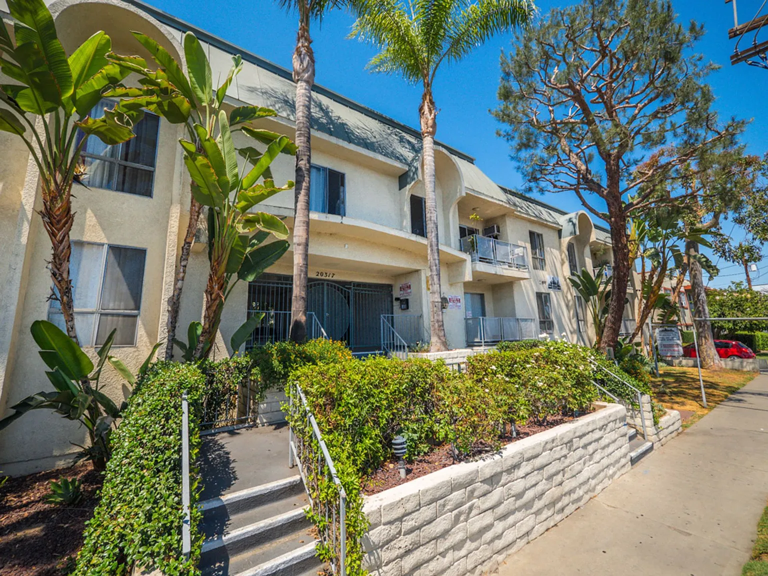 20317 Saticoy St — Photo 2