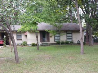 1300 Laura Ave, Warner Robins, GA 31088