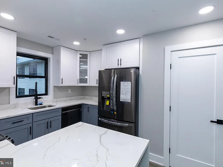 1321 Shepherd St NW — Photo 5