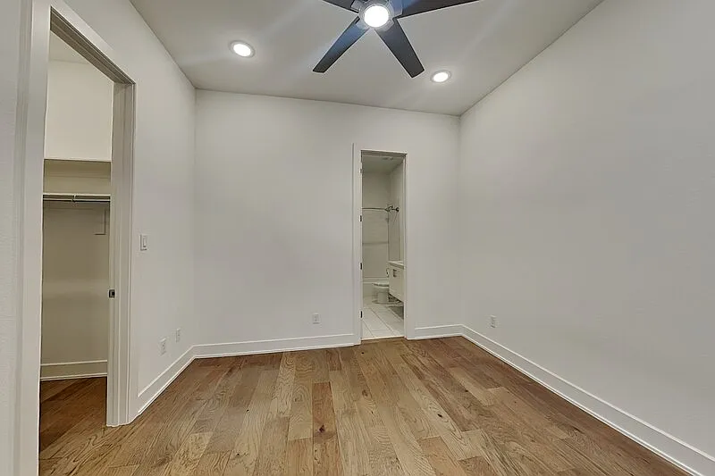 3 bed, 3.0 bath, 1861 sqft, $3,150 — Photo 2