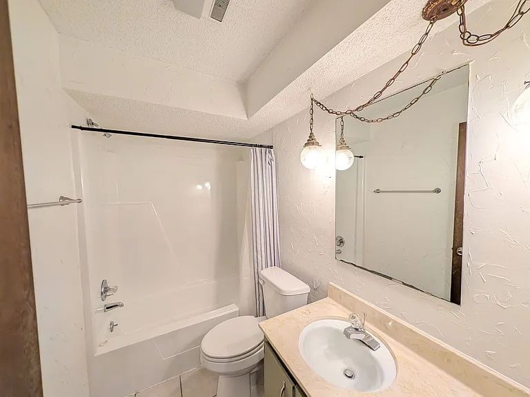 7323 S Canton Ave — Photo 11