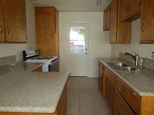2nd image of 1748 E Palmyra Ave