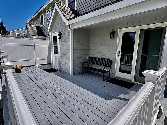4th image of 15 Windward Drive #317