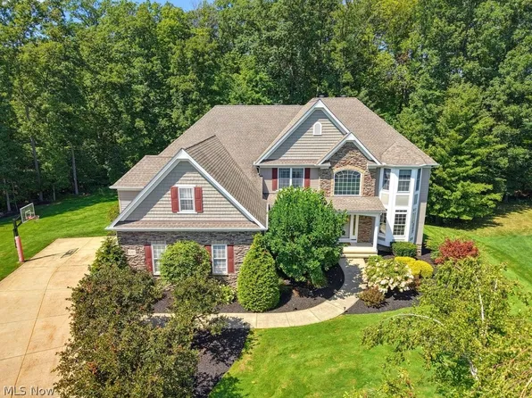 8247 Hemingway Ln, Concord Township, OH 44060