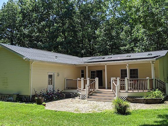 400 Sq ft composite deck