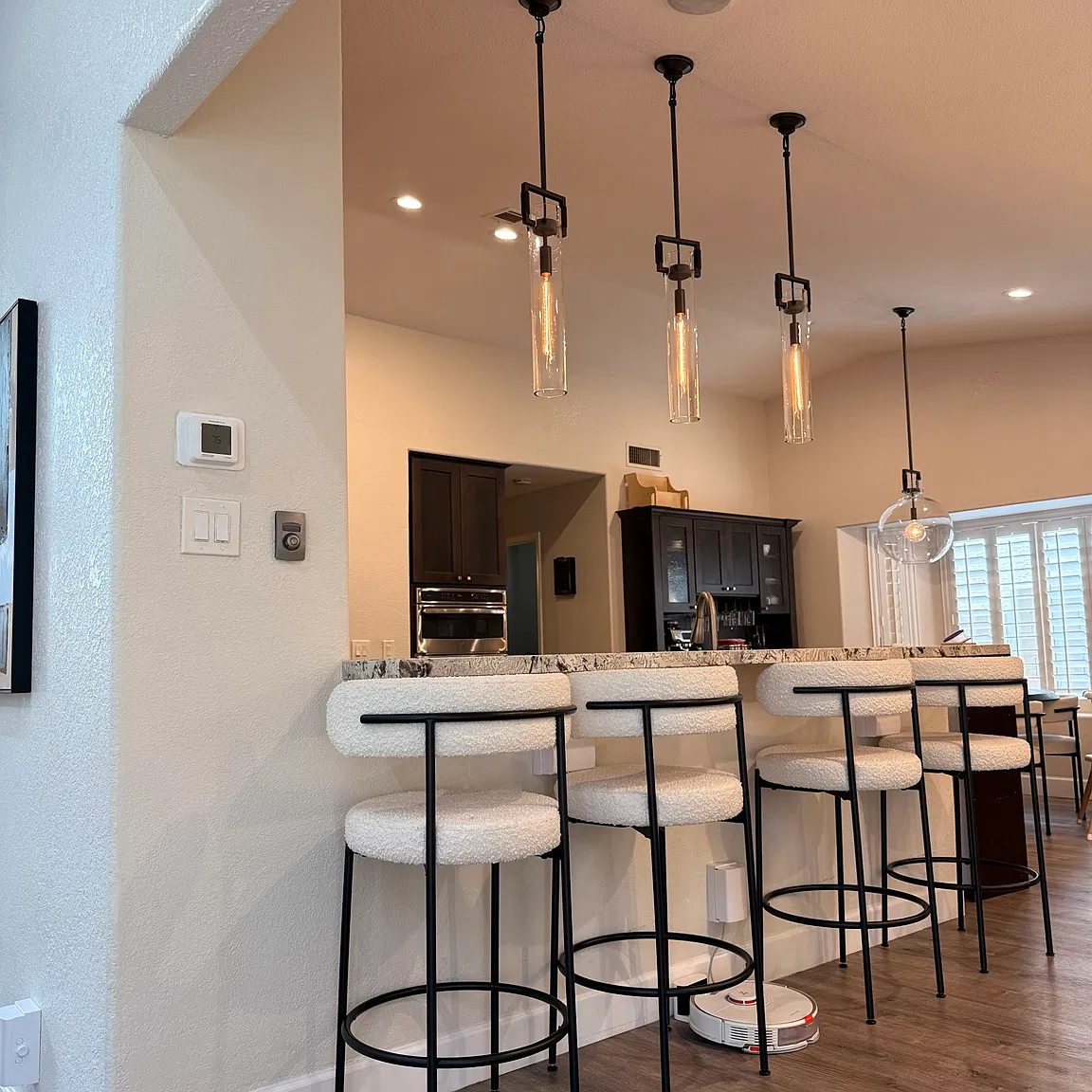 4 bed, 2516 sqft, $5,800 — Photo 3