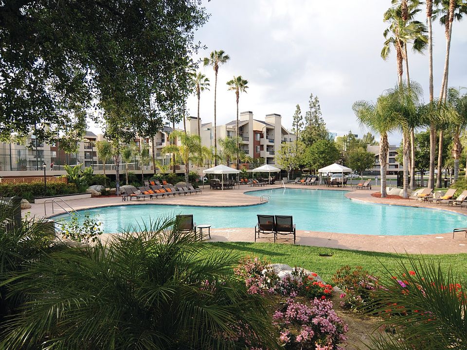 1st image of 5525 Canoga Ave APT 101