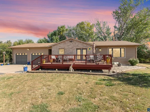 47702 276th St, Harrisburg, SD 57032