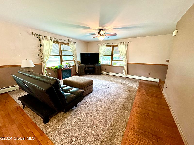 2nd image of 59 Rollman Circle