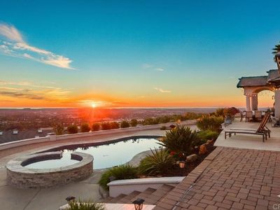 1966 Las Lomas, Vista, CA, 92084
