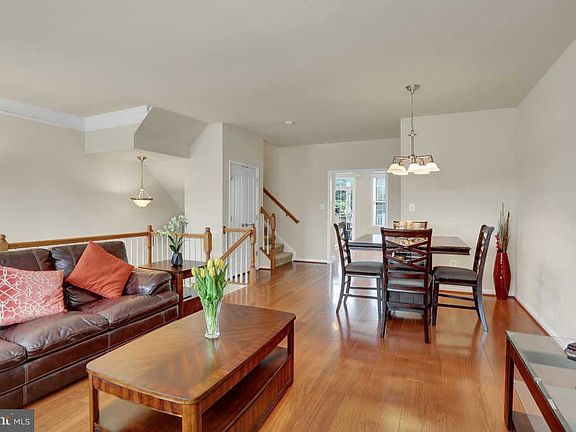4th image of 20814 Houseman Ter