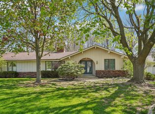 N26W22252 Ridgewood Ln, Waukesha, WI 53186