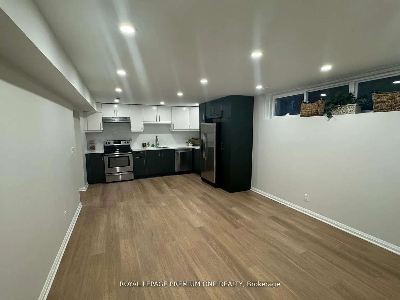 3 bed, $2,400 — Photo 4