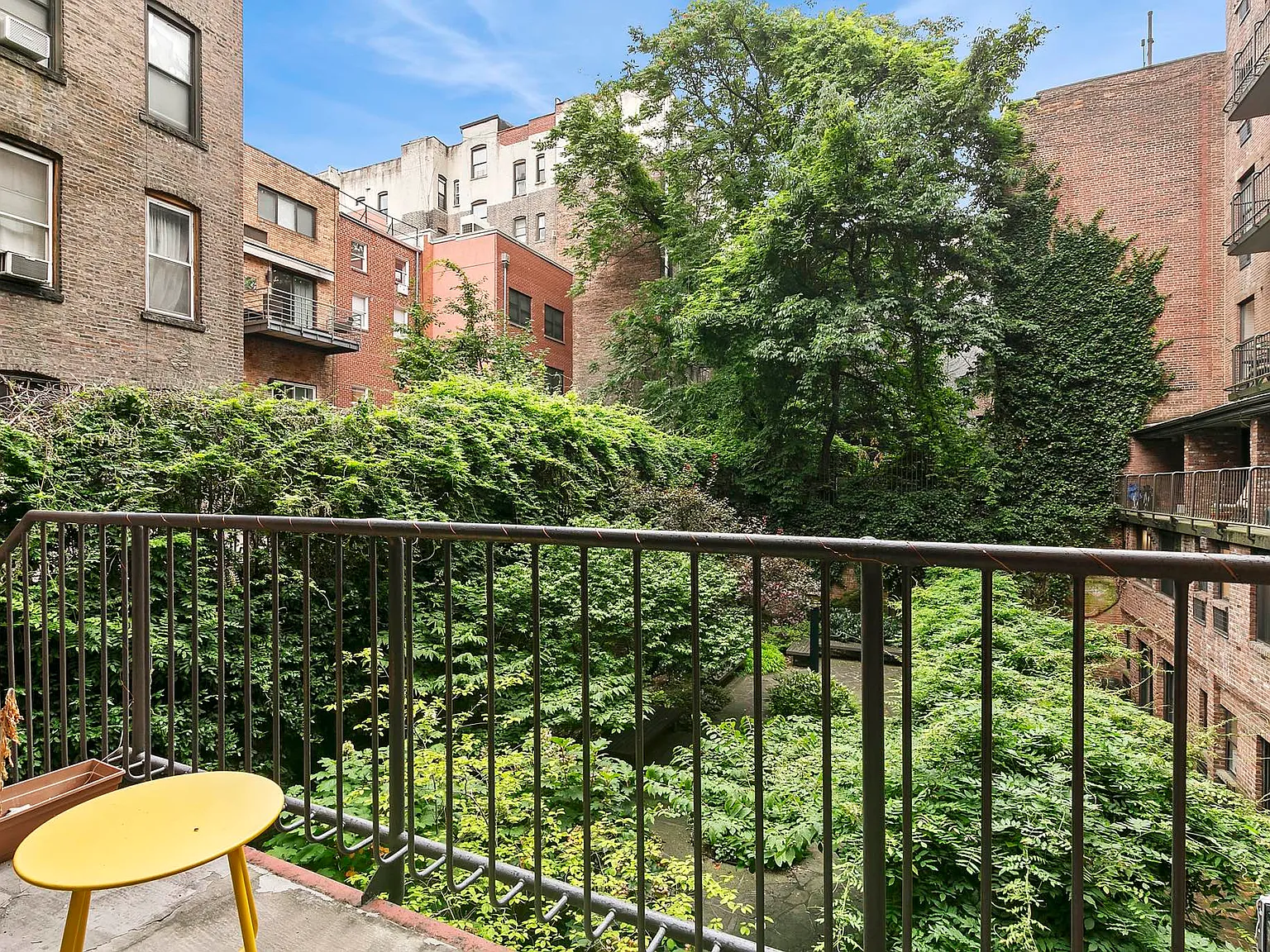 201 East 12th Street — Photo 1