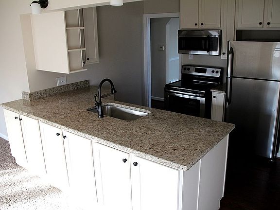 3rd image of 1426 Donald Ave