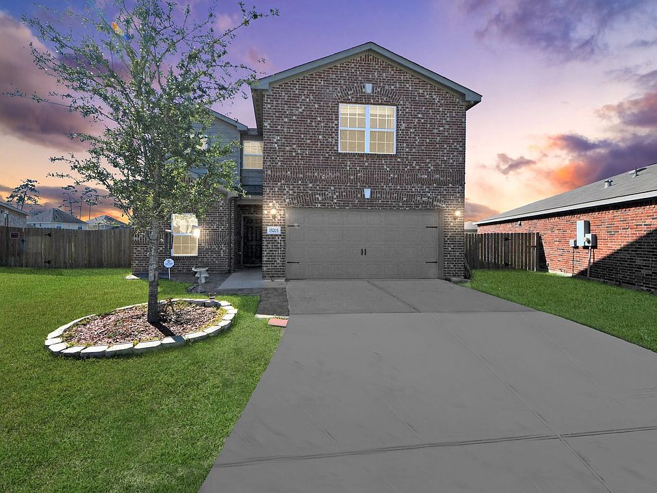 1st image of 15203 Albert Oak Dr