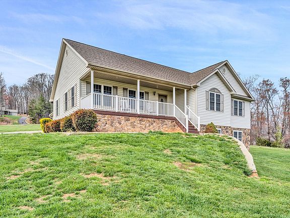 2nd image of 1039 Strawberry Hill Ct