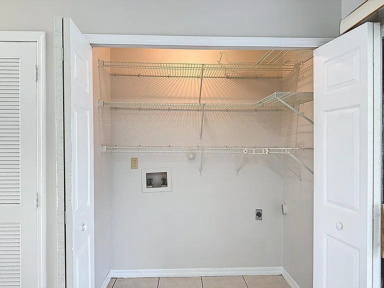 287 Nottingham Pl — Photo 12