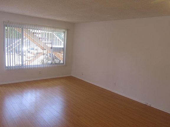 2nd image of 501 N Venice Blvd APT 18