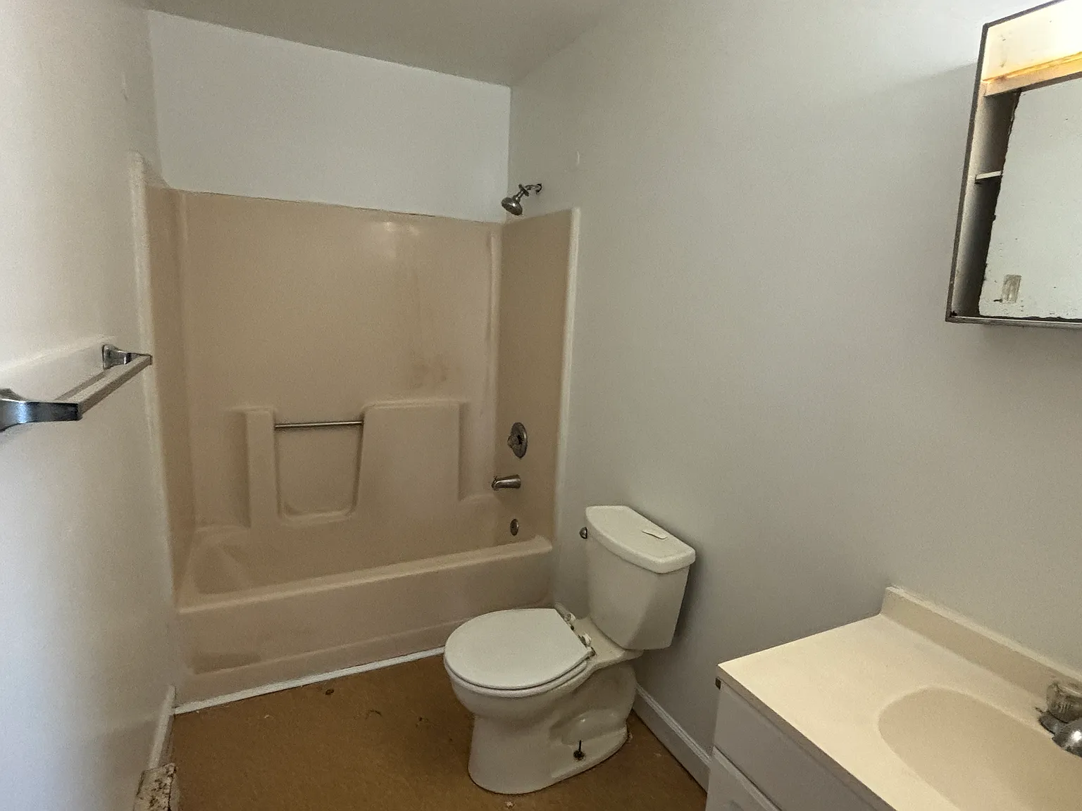 2 bed, 728 sqft, $1,200 — Photo 3