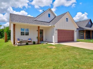 408 Demoye Ln, Aubrey, TX 76227