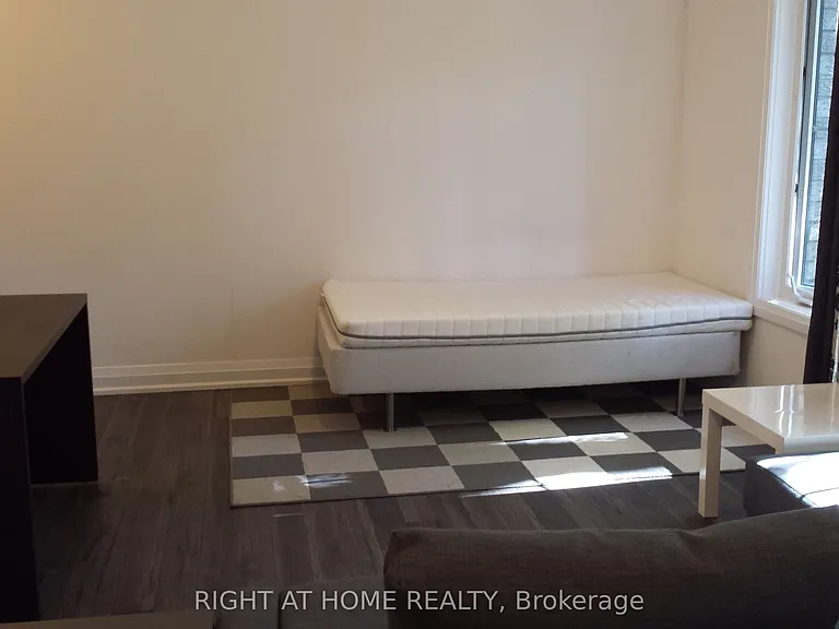 39 Stallibrass Ln S #BASEMENT — Photo 4