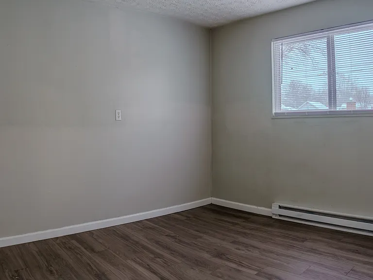 606 S College Ave — Photo 3