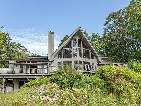 10 Cedar Point Drive