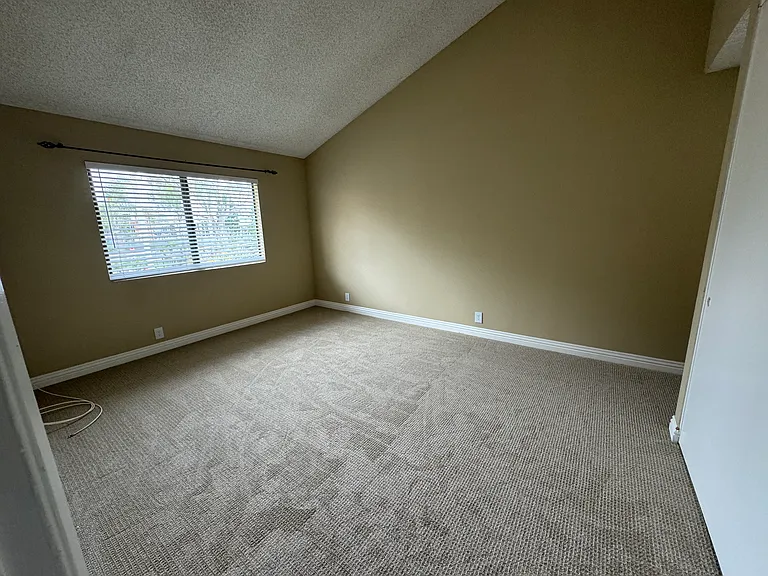 19105 Shoreline Ln #5 — Photo 6