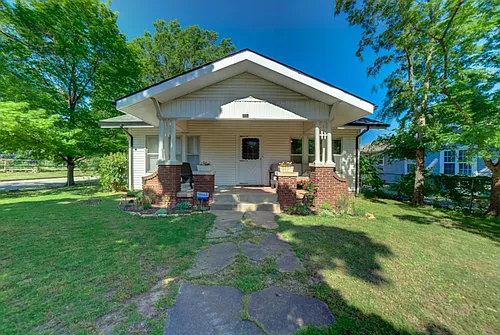 368 S Zunis Ave Photo 1