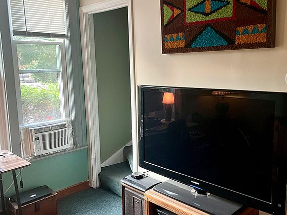 3rd image of 637 E Otjen St #2
