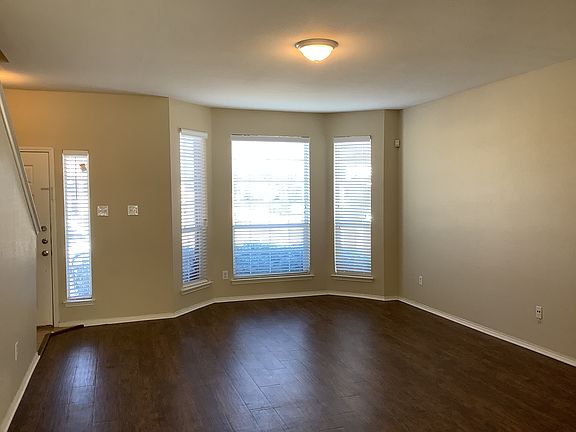 3rd image of 2801 Carolina Dr
