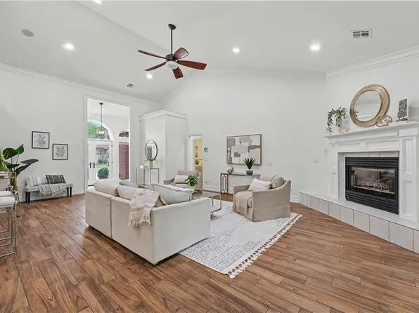 3 David Dr, Bentonville, AR 72712