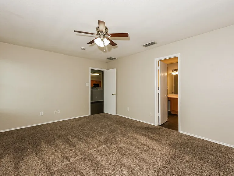 2736 Cochran Way — Photo 11