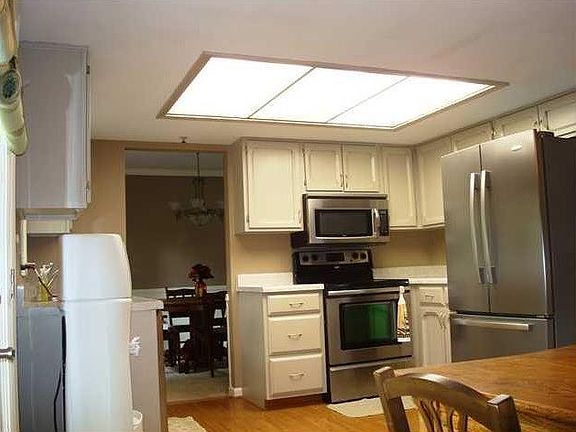 5th image of 8549 Chapel Glen Dr