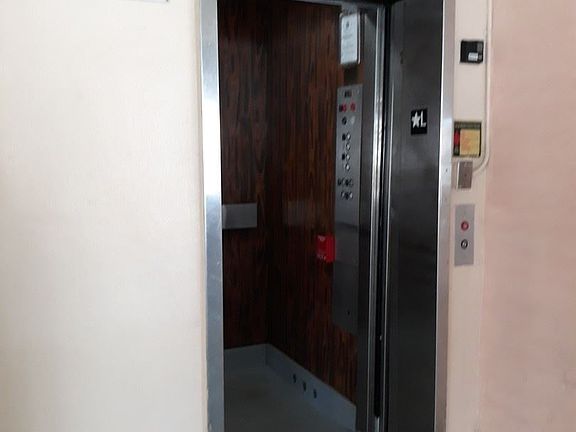 4th image of 1305 W 26th Pl APT 305