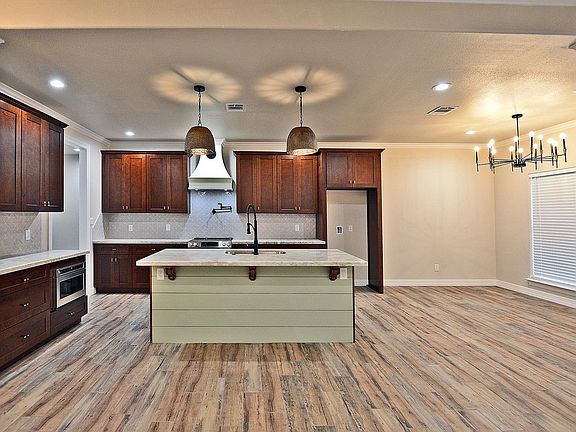 4th image of 635 Buster Rd