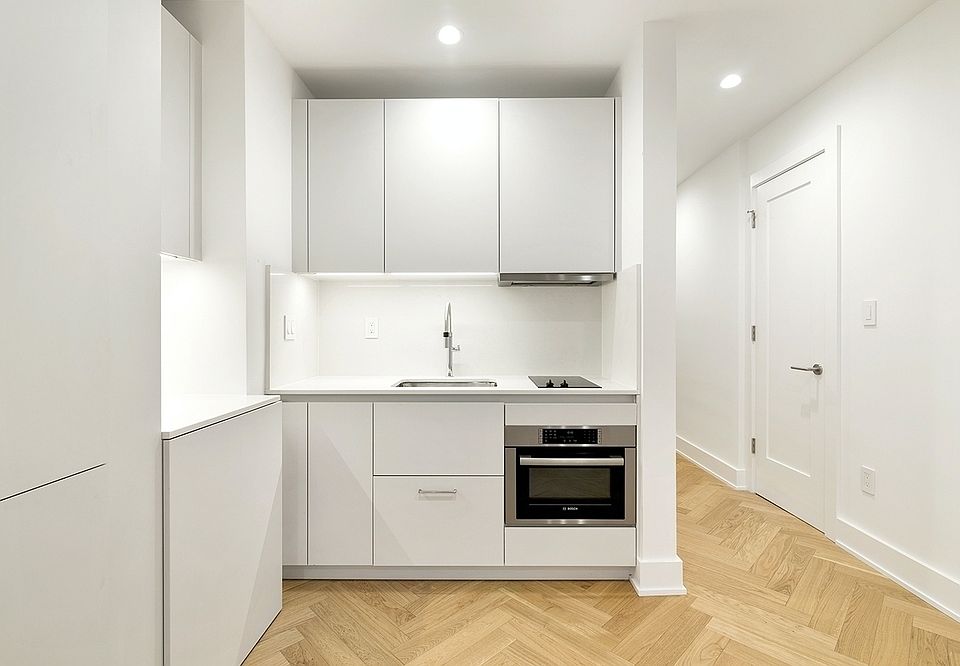 1st image of 225 W 23rd St APT 6E