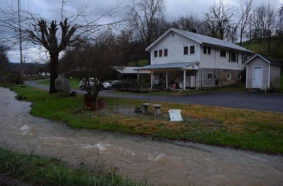 2nd image of 905 Gap Creek Rd