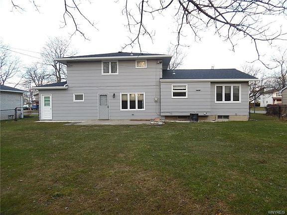 2nd image of 240 Willow Green Dr