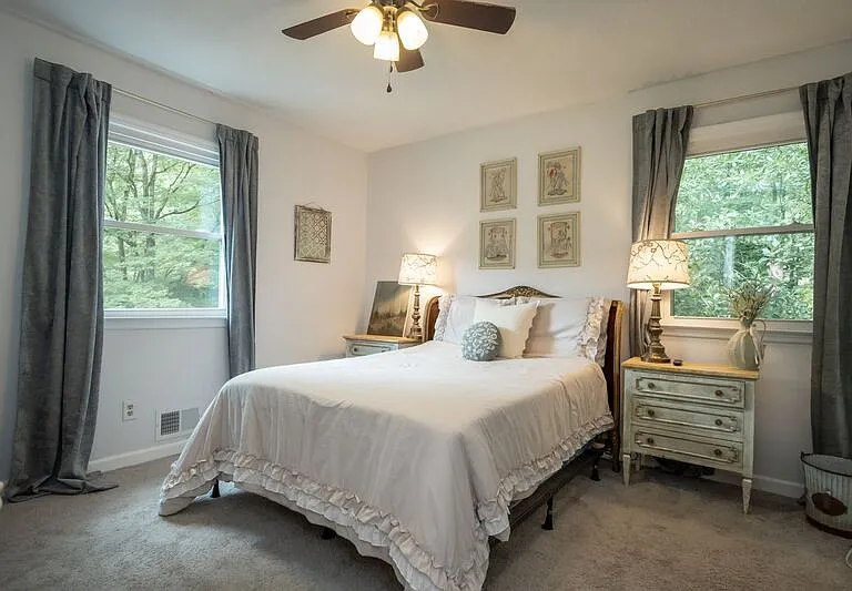 281 Rhodes Dr — Photo 17